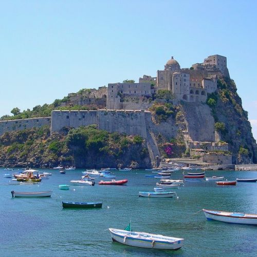 Ischia: a jewel to discover off the coast of Naples