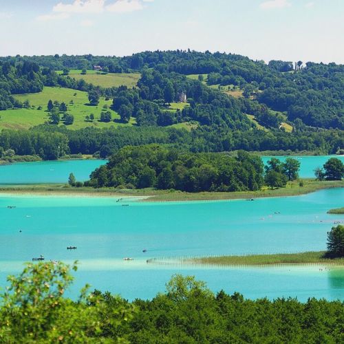 Lake Aiguebelette: a paradisiacal setting in Savoie